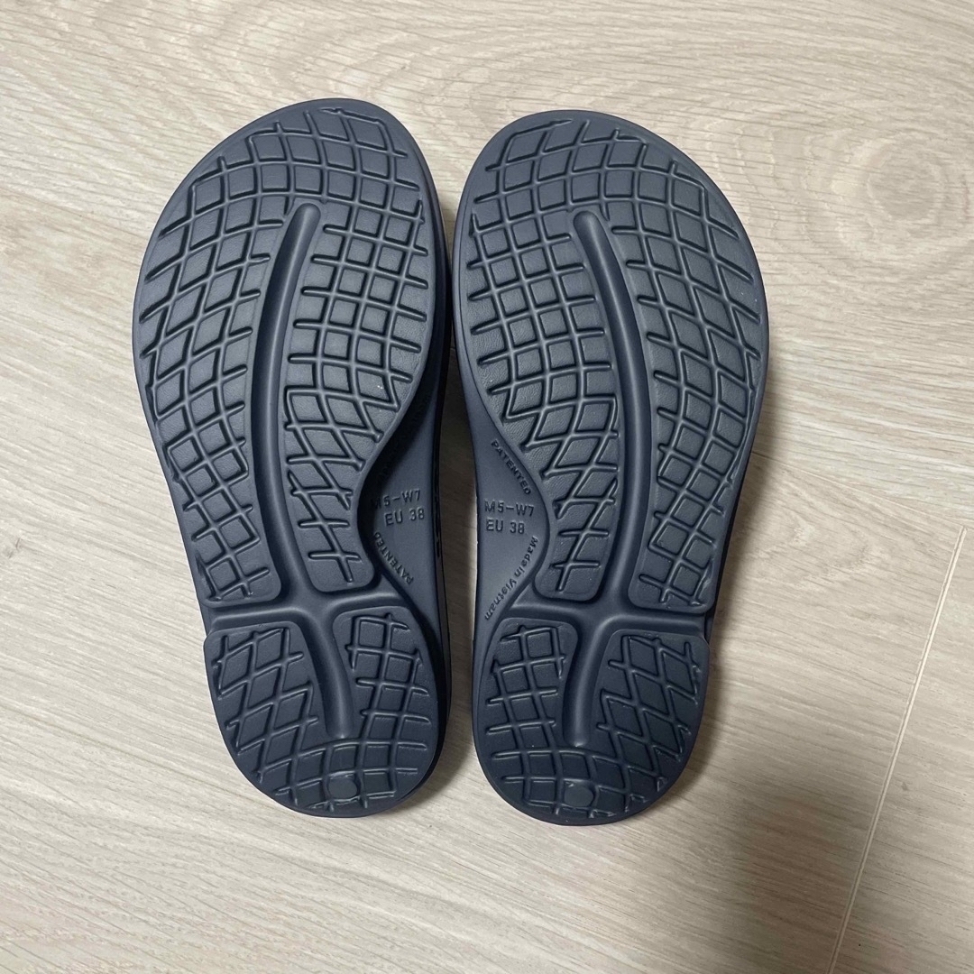 OOFOS(ウーフォス)の【新色】ウーフォス OOriginalリカバリーサンダル レディースの靴/シューズ(サンダル)の商品写真