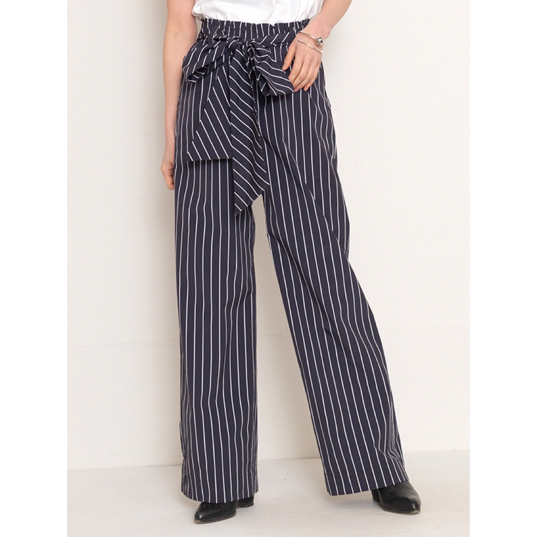 HYKE(ハイク)のHYKE ハイク STRIPED EASY PANTS ストライプ ネイビー レディースのパンツ(カジュアルパンツ)の商品写真