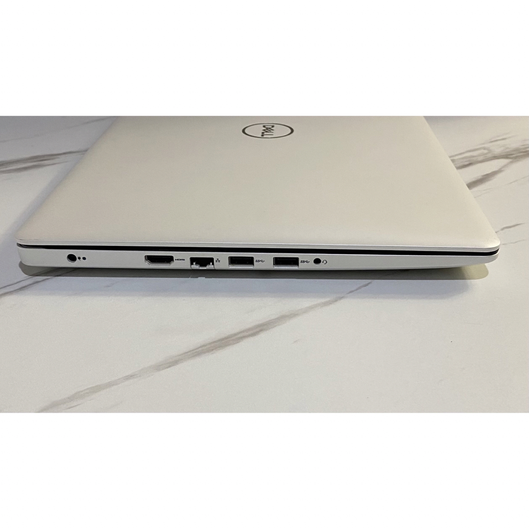 Dell Inspiron P75F i7 8GB 128GB SSD 第8世代