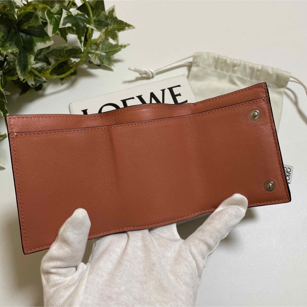 LOEWE - ☆美品 ロエベ トライフォールドウォレット ライトオーツ