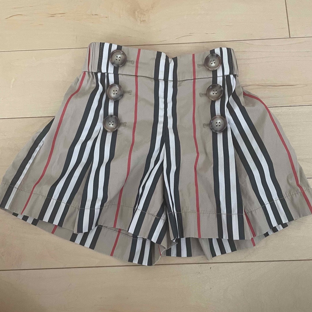 BURBERRY(バーバリー)のBURBERRY ショートパンツ 3Y 98 キッズ/ベビー/マタニティのキッズ服女の子用(90cm~)(パンツ/スパッツ)の商品写真