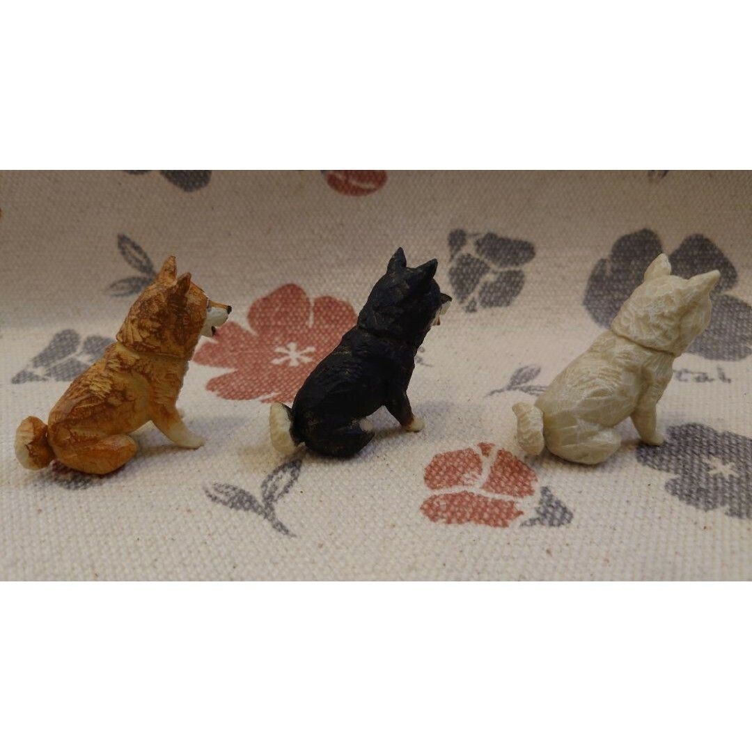 犬の彫刻　４種　木彫り彫刻家　はしもとみお　犬雑貨　ガチャ　奇譚クラブ エンタメ/ホビーのフィギュア(その他)の商品写真