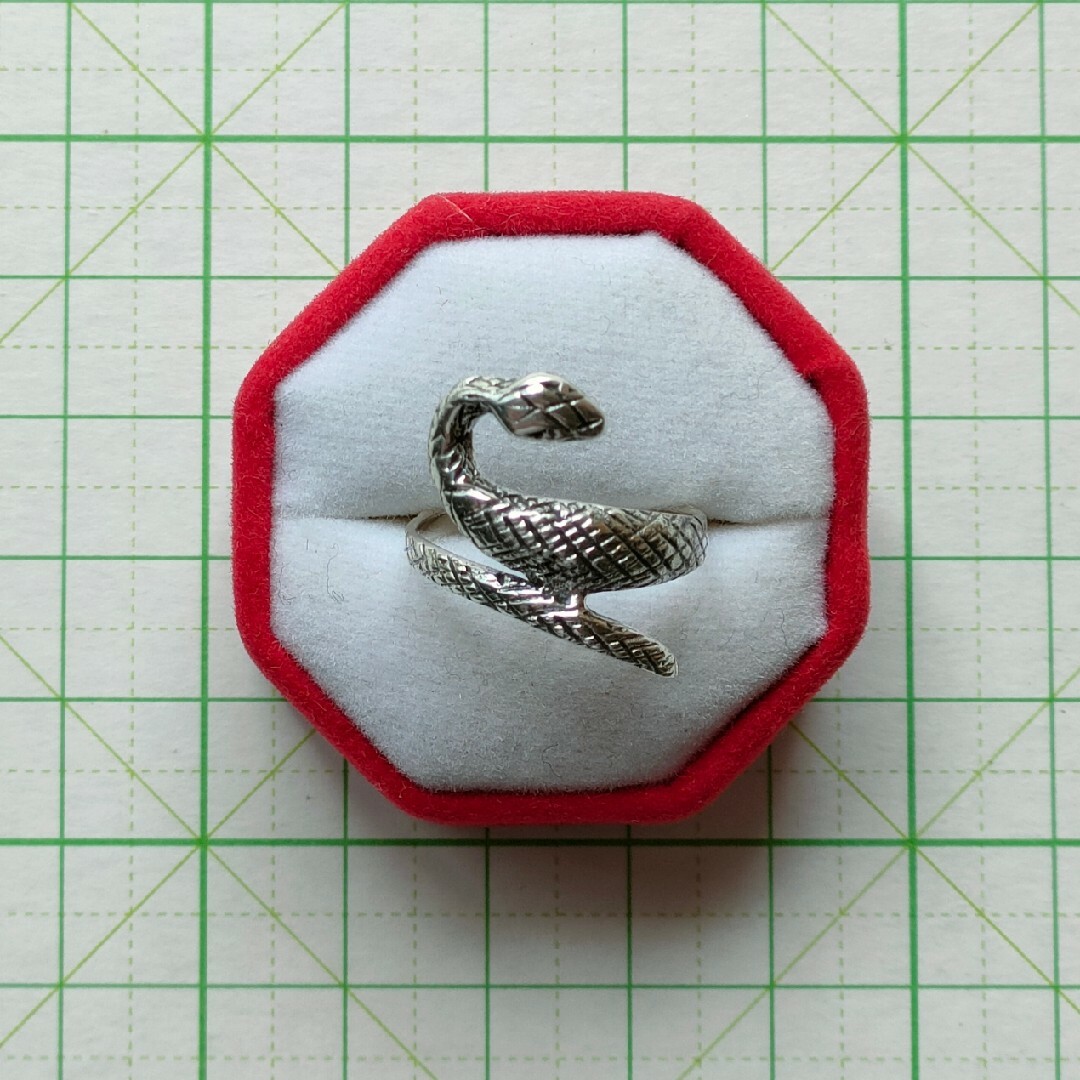 ■ コブラ シルバーリング 蛇 へび 指輪 スネーク 15号 ■ レディースのアクセサリー(リング(指輪))の商品写真