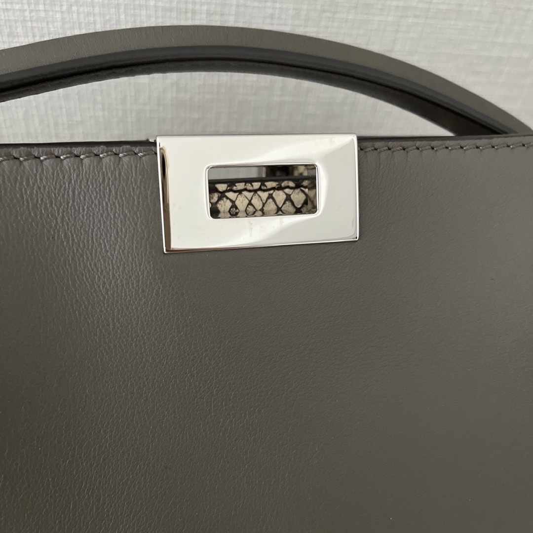 【美品】FENDI エッセンシャーリー　パイソン柄