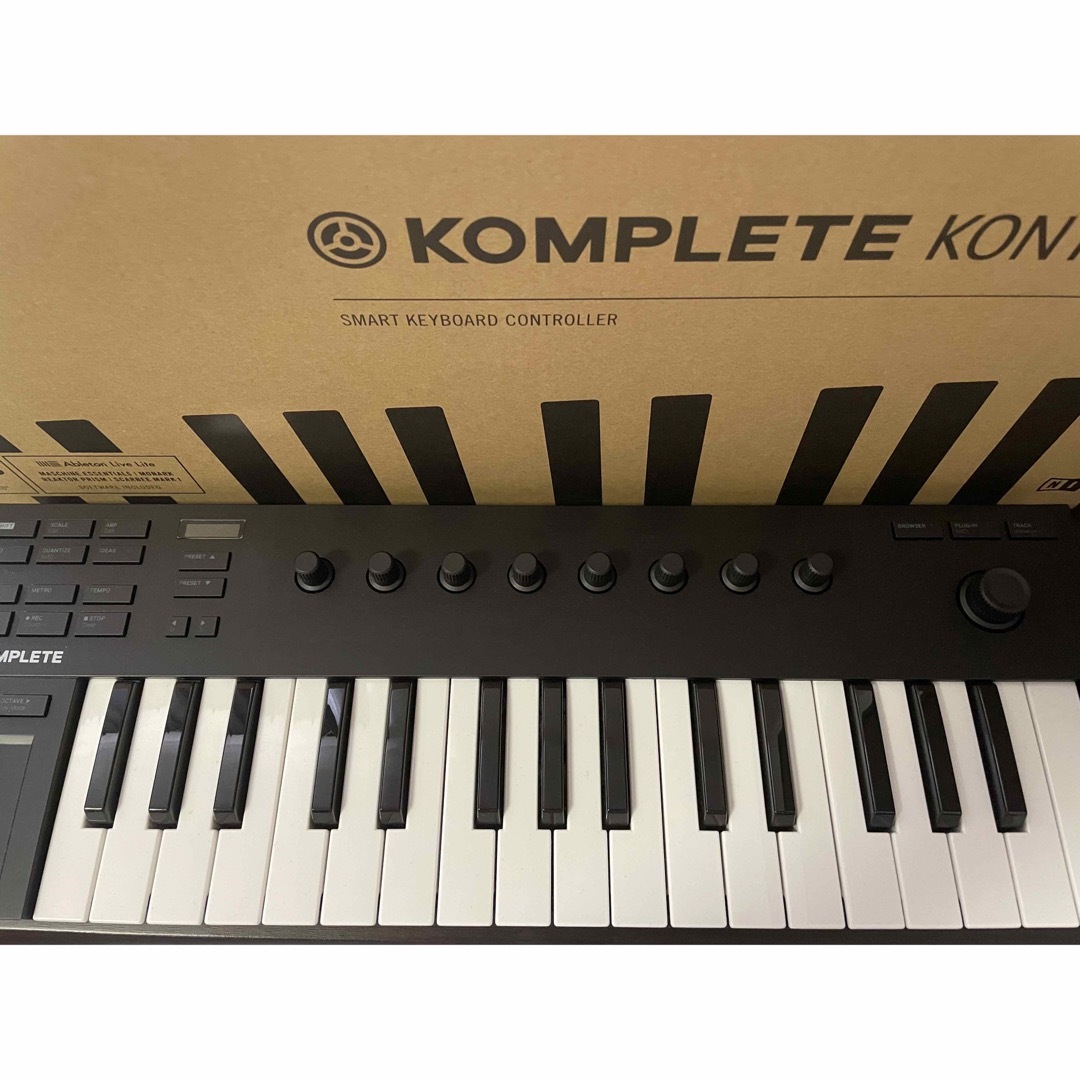 楽器KOMPLETE KONTROL M32