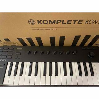 ネイティブインストゥルメンツ(NATIVE INSTRUMENTS)のKOMPLETE KONTROL M32(MIDIコントローラー)