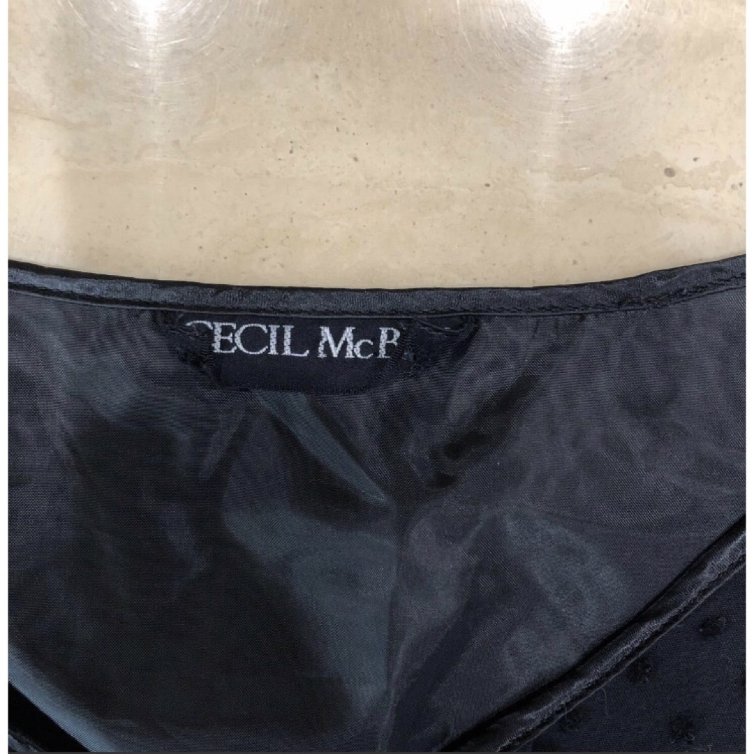 CECIL McBEE(セシルマクビー)のセシルマクビーブラウス レディースのトップス(シャツ/ブラウス(半袖/袖なし))の商品写真