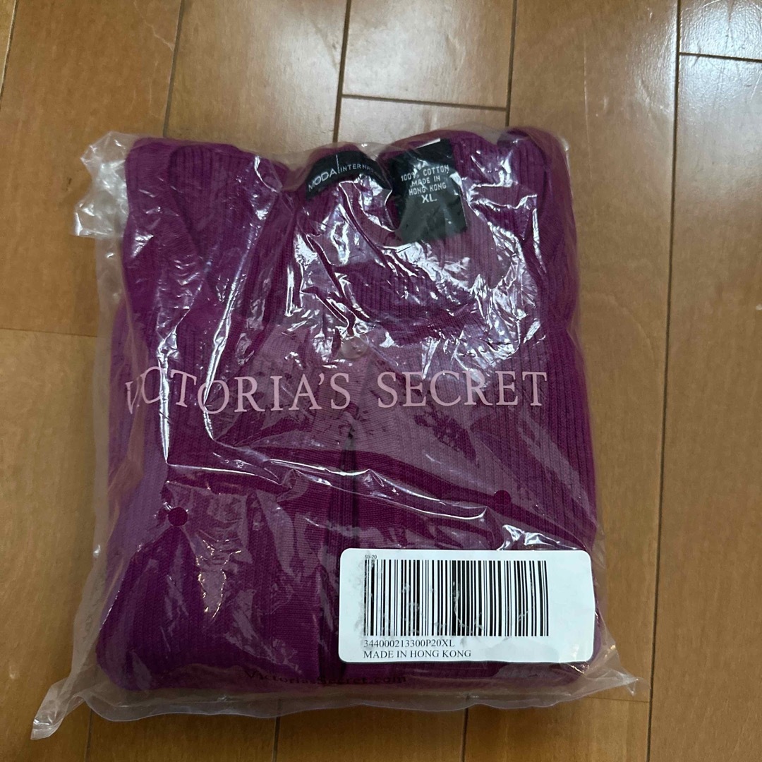 Victoria's Secret(ヴィクトリアズシークレット)のMODA INTERNATIONAL カーディガン　ヴィクトリアズシークレット レディースのトップス(カーディガン)の商品写真