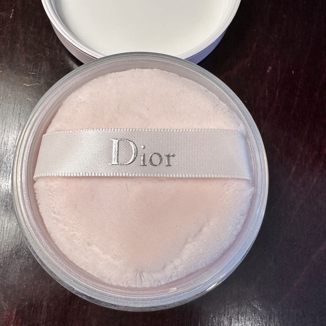 Dior(ディオール)のMISS DIOR ミス　ディオール　ブルーミング　ボディ　パウダー コスメ/美容のボディケア(ボディパウダー)の商品写真