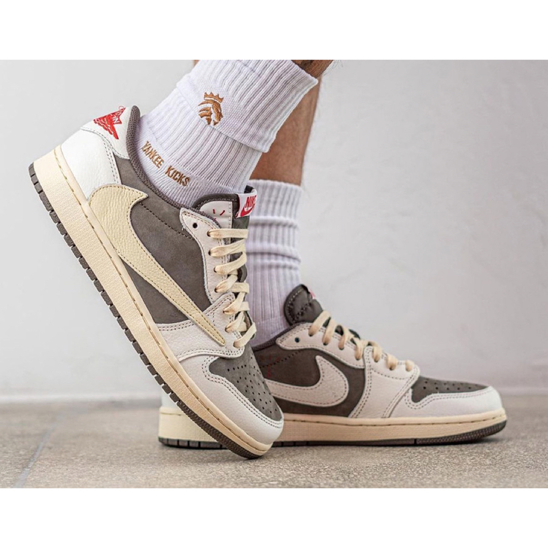 NIKE AIR JORDAN1×TravisScott リバースモカ