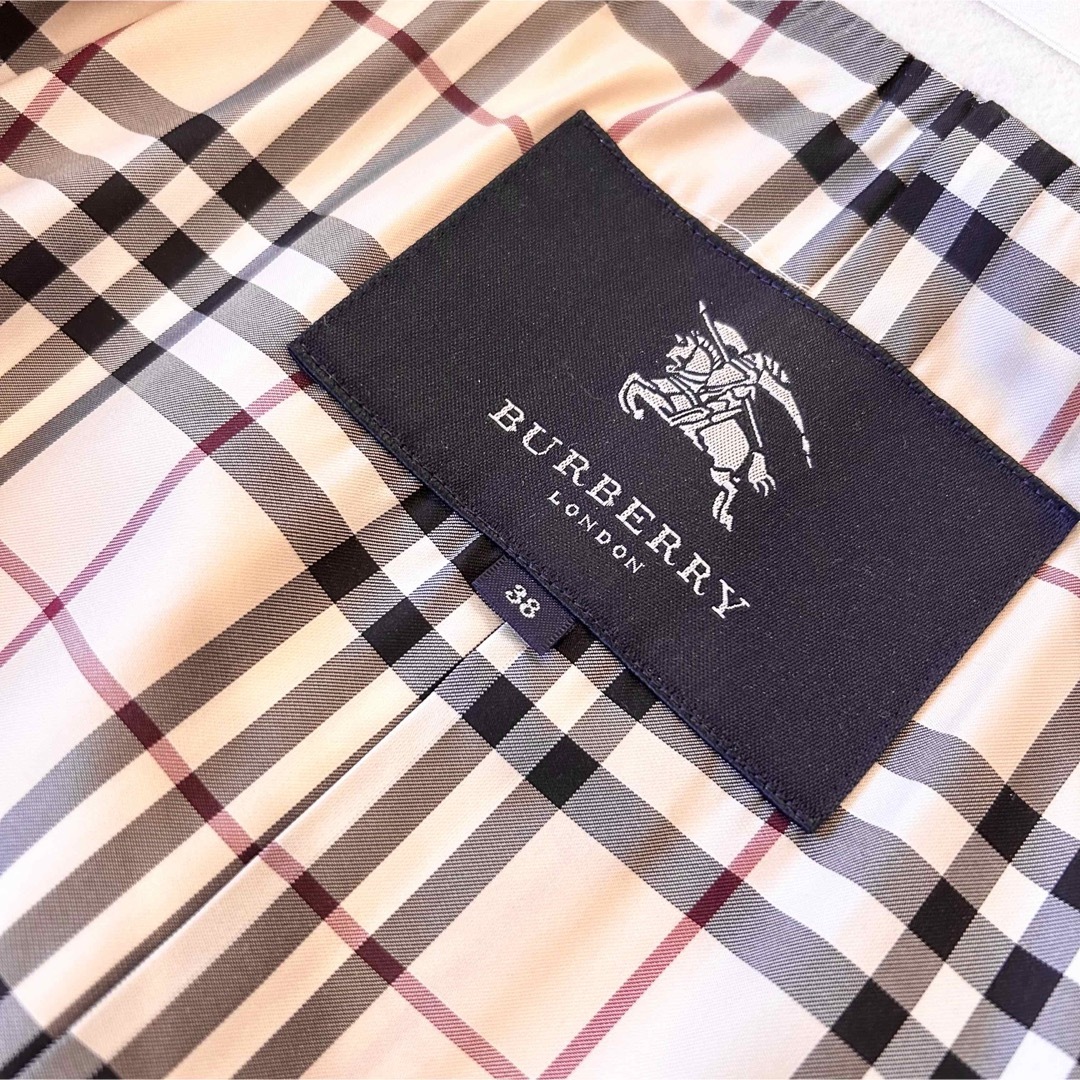 BURBERRY(バーバリー)のBURBERRY ショートコート レディースのジャケット/アウター(ピーコート)の商品写真