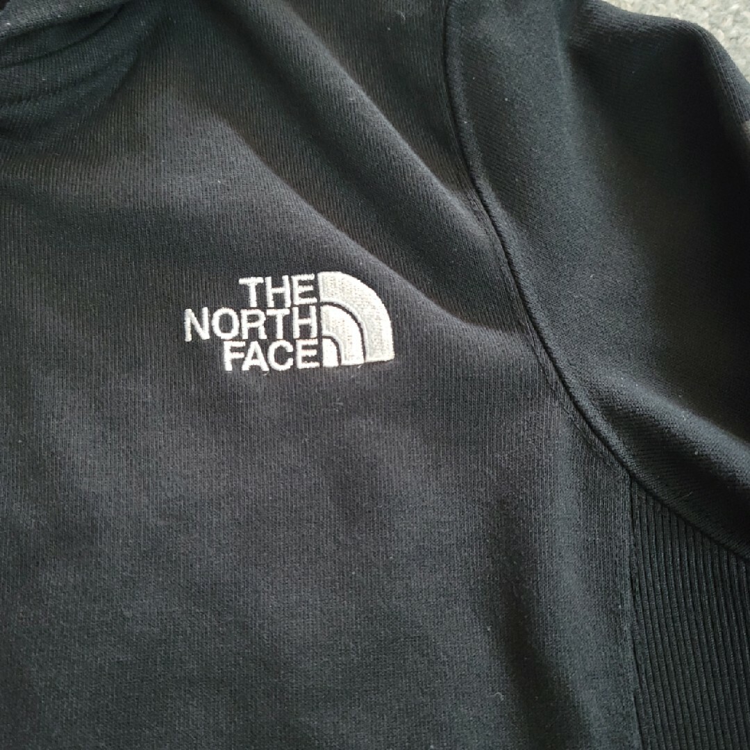 THE NORTH FACE(ザノースフェイス)のTHE NORTH FACE　パーカー　130 キッズ/ベビー/マタニティのキッズ服男の子用(90cm~)(ジャケット/上着)の商品写真