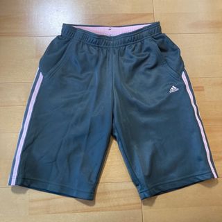 アディダス(adidas)のadidas クライマ365 ショートパンツＳサイズ　グレー×ピンク(ショートパンツ)