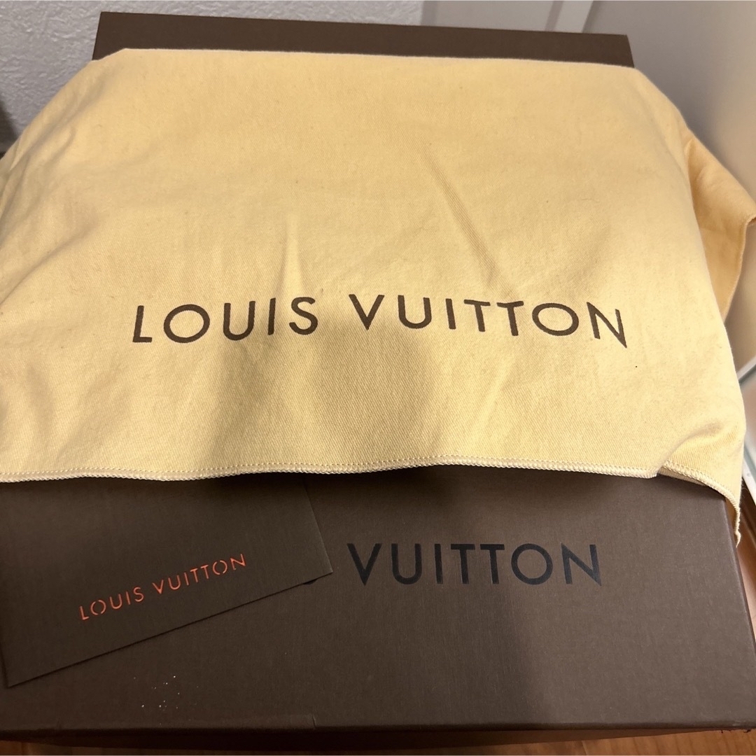 LOUIS VUITTON(ルイヴィトン)のヴィトン　リヴィントン　 レディースのバッグ(ハンドバッグ)の商品写真