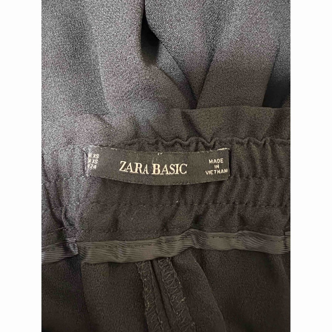 ZARA(ザラ)のZARA ザラ　黒パンツ レディースのパンツ(チノパン)の商品写真