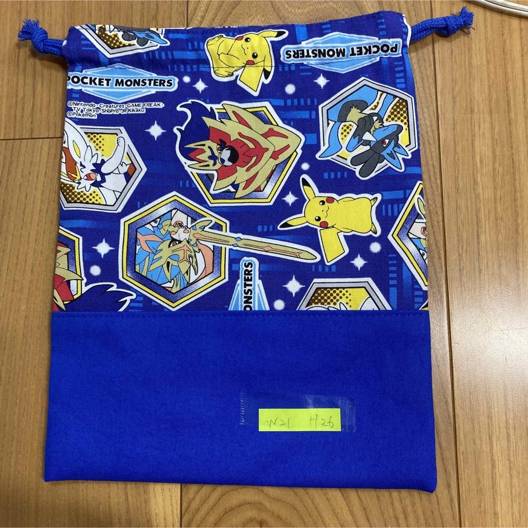 【現品特価】ポケモン柄★給食袋・巾着★男の子★ ハンドメイドのキッズ/ベビー(外出用品)の商品写真