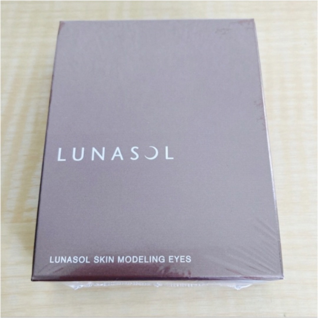 LUNASOL(ルナソル)のルナソル　スキンモデリングアイズ　01 beige beige　匿名配送 コスメ/美容のベースメイク/化粧品(アイシャドウ)の商品写真