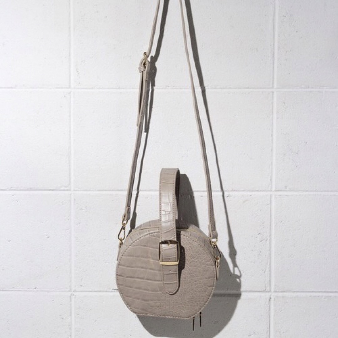 《新品》サークルバッグ クロコ型押し ハンドバッグ ショルダーバッグ 韓国バッグ レディースのバッグ(ハンドバッグ)の商品写真