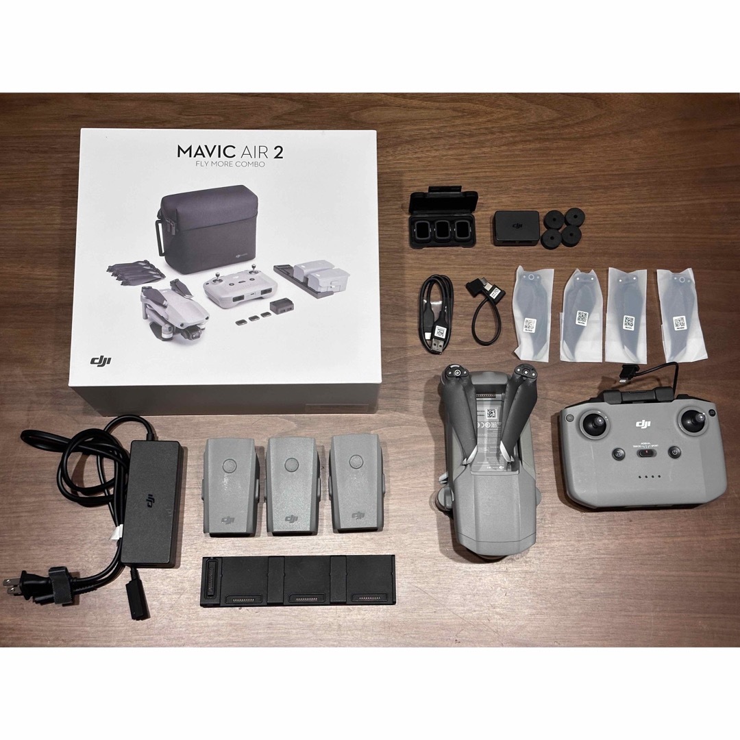 ブラック　超美品DJI MAVIC Air コンボ＋専用収納バッグ＋バッテリー