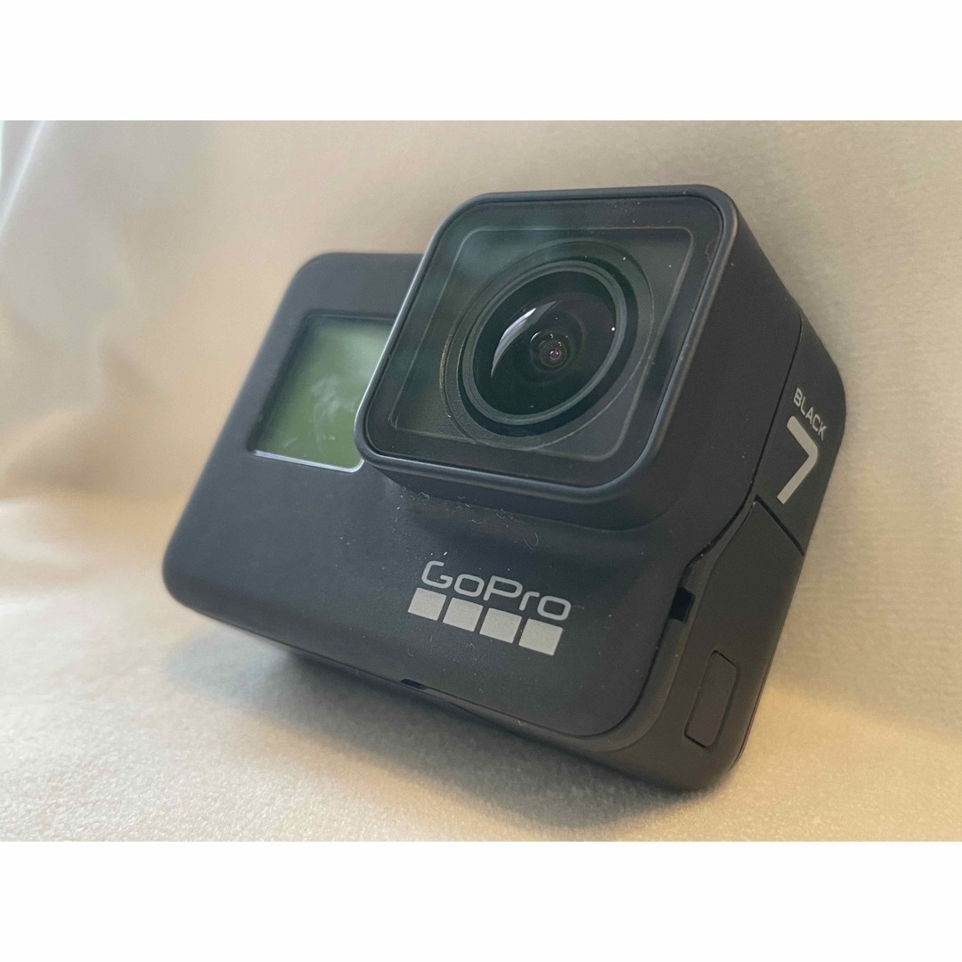 GoPro(ゴープロ)のGoPro HERO7 BLACK 本体　gopro7 スマホ/家電/カメラのカメラ(コンパクトデジタルカメラ)の商品写真