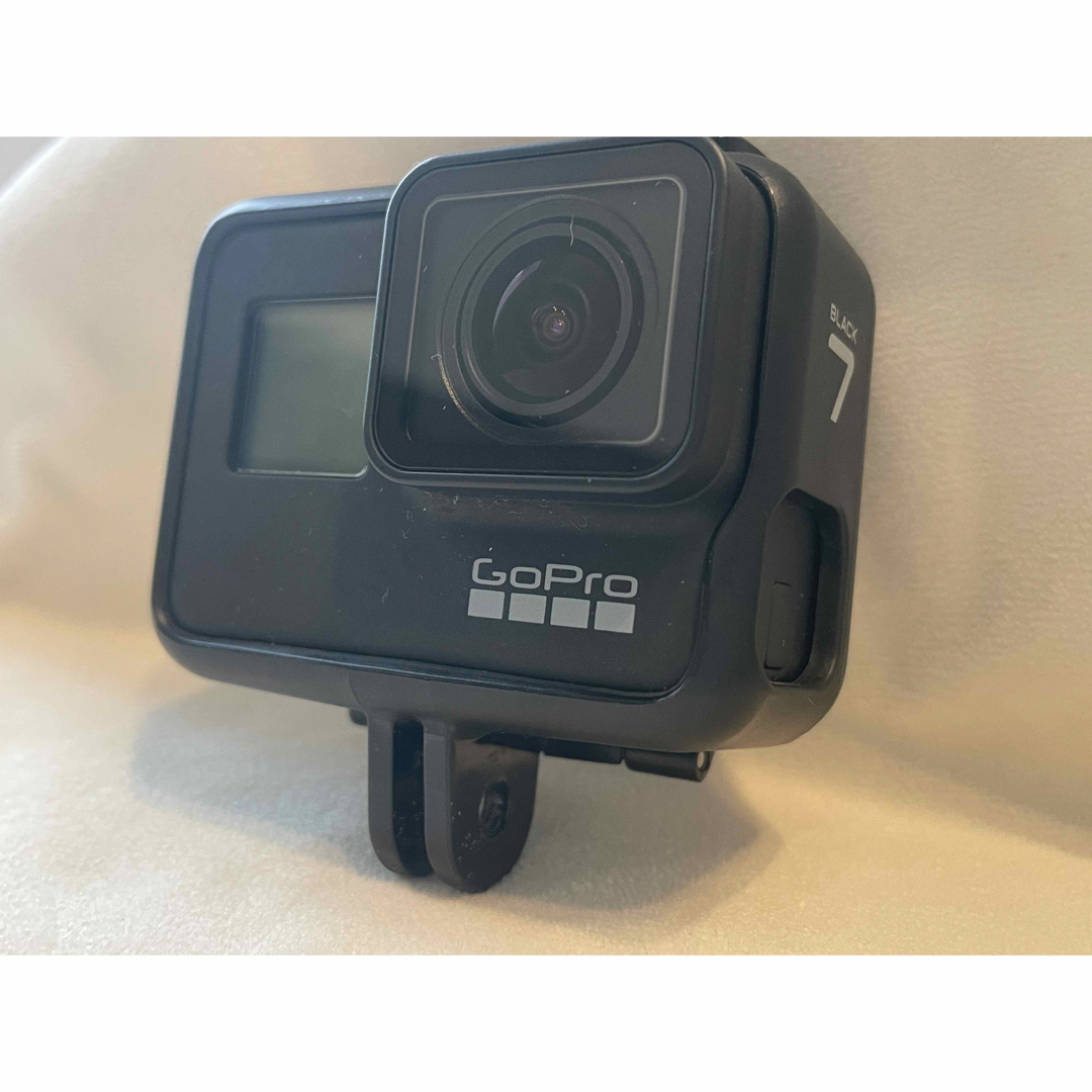 GoPro(ゴープロ)のGoPro HERO7 BLACK 本体　gopro7 スマホ/家電/カメラのカメラ(コンパクトデジタルカメラ)の商品写真