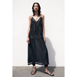 ザラ(ZARA)の本当の早い者勝ち‼️ZARA  新品　レーストリムラミーワンピース(ロングワンピース/マキシワンピース)