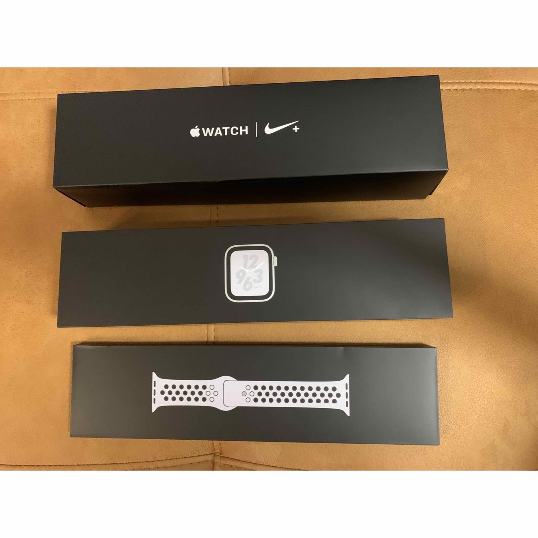 Apple Watch(アップルウォッチ)のApple Watch NIKE+ series4 スマホ/家電/カメラのスマートフォン/携帯電話(その他)の商品写真