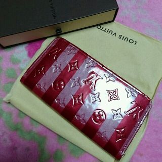 ヴィトン(LOUIS VUITTON) ヴェルニ 財布(レディース)(ストライプ)の