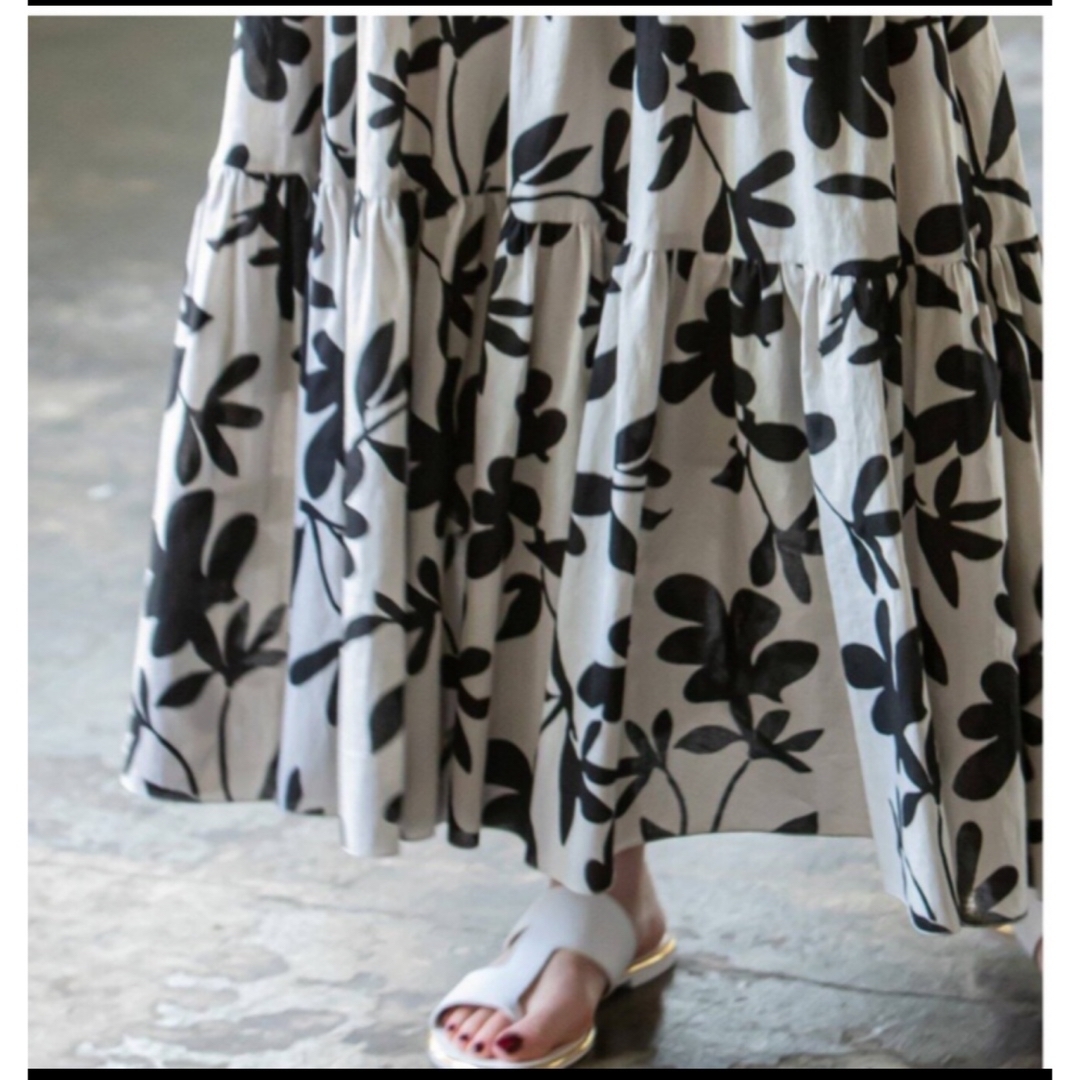 Noble(ノーブル)のノーブル　ボタニカルプリントティアード　マキシスカート  レディースのスカート(ロングスカート)の商品写真