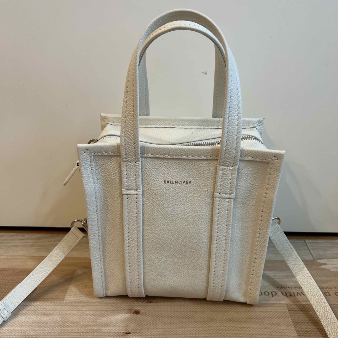 新品　BALENCIAGA BAZARショッパー　ホワイト　ショルダー