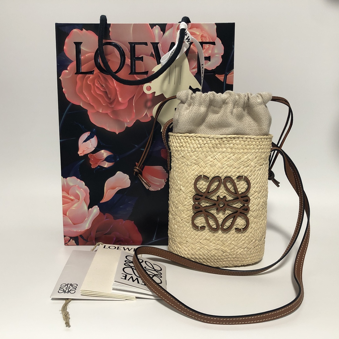 LOEWE スクエアポケット ショルダーバッグ ロエベ