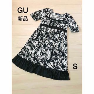 ジーユー(GU)の⭐︎新品⭐︎GU ワンピース 半袖（黒白・花柄）(ミニワンピース)