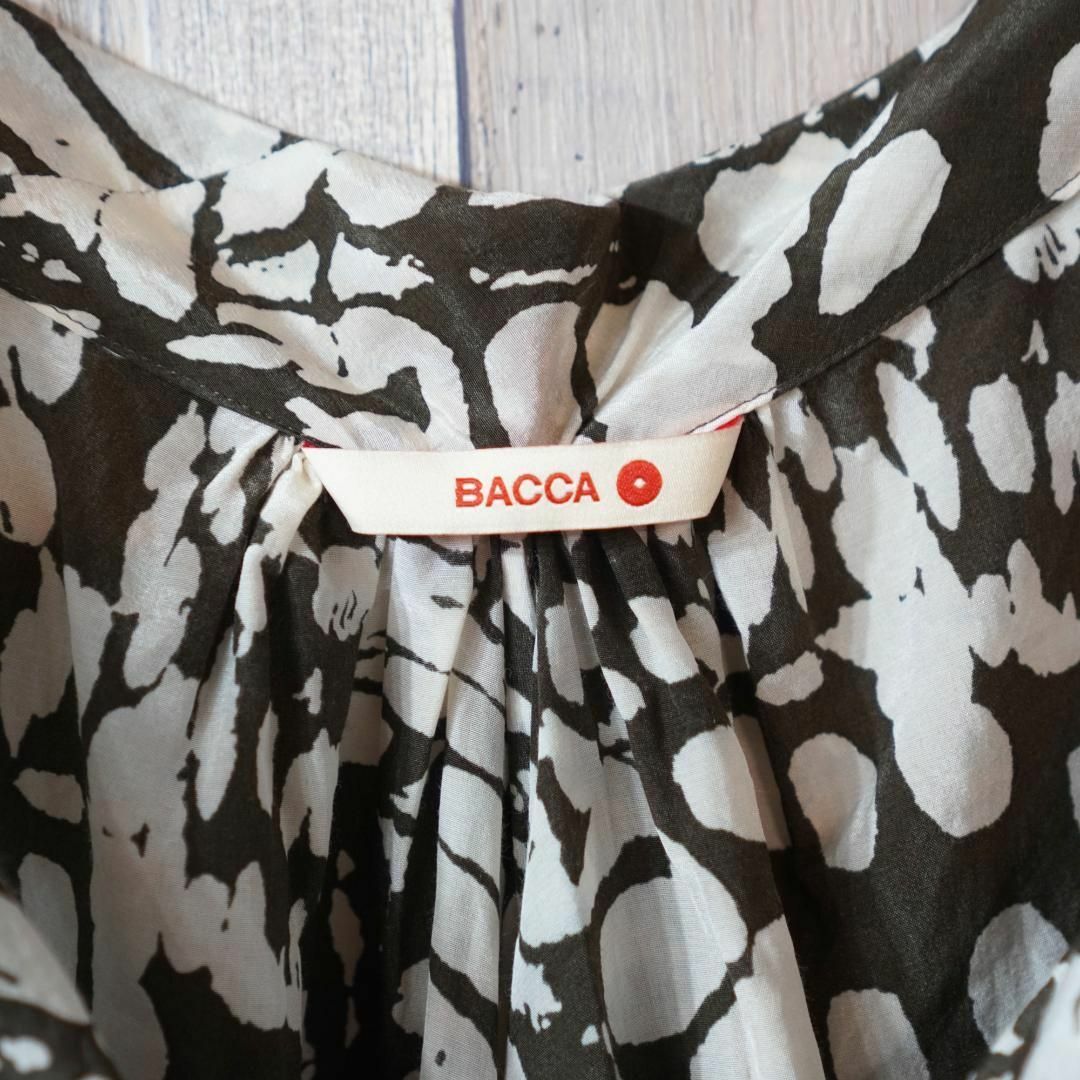 BACCA(バッカ)のBACCA シルク混ノースリーブレオパード柄ボウタイブラウス 茶×ベージュM レディースのトップス(シャツ/ブラウス(半袖/袖なし))の商品写真