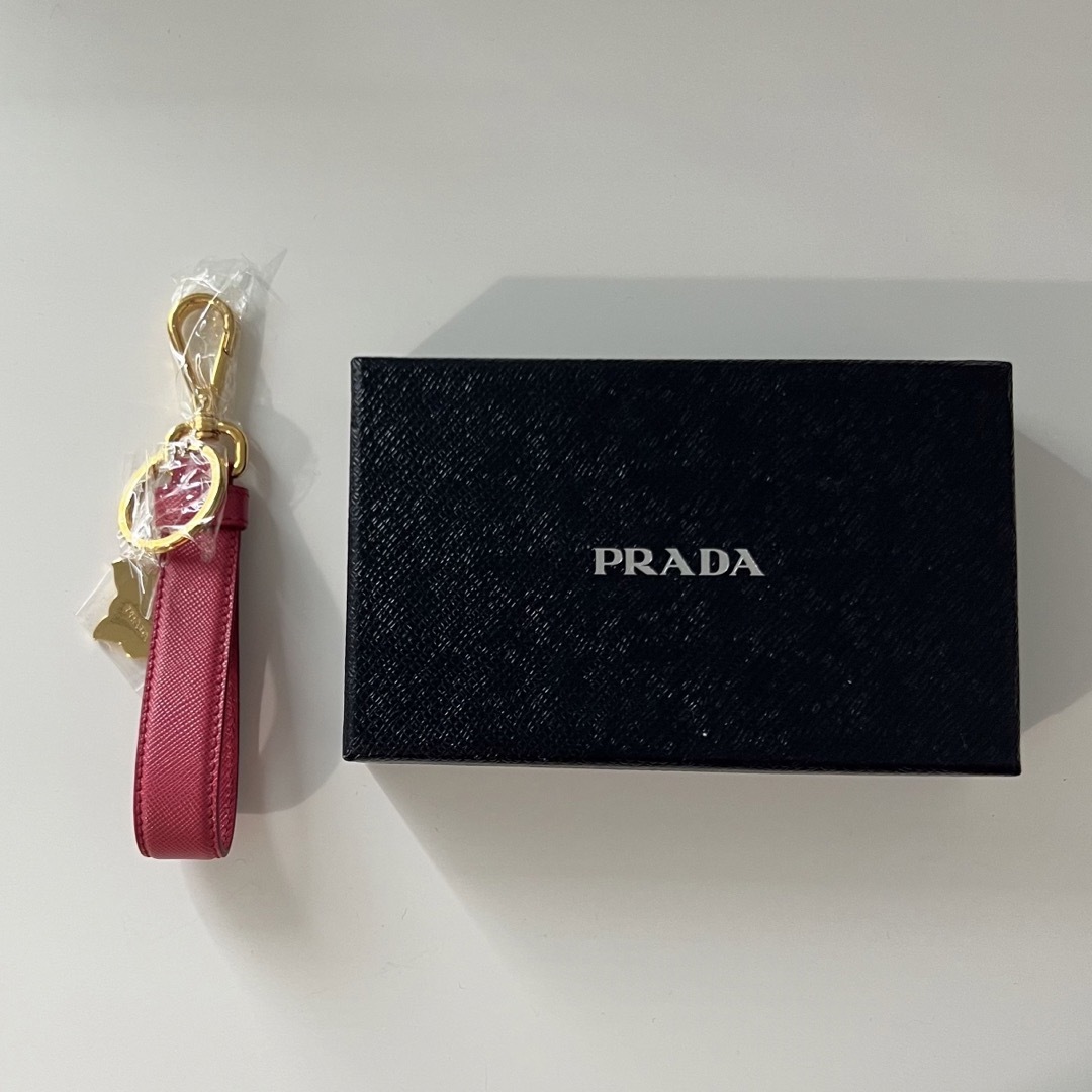 PRADA(プラダ)のPRADA プラダ キーリング キーホルダー レディースのファッション小物(キーケース)の商品写真