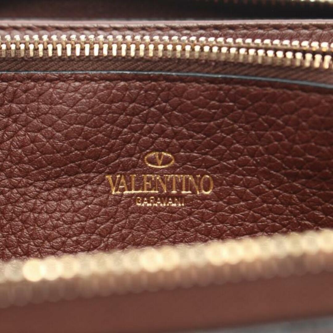 valentino garavani(ヴァレンティノガラヴァーニ)のロックスタッズ ラウンドファスナー長財布 レザー ブラウン レディースのファッション小物(財布)の商品写真