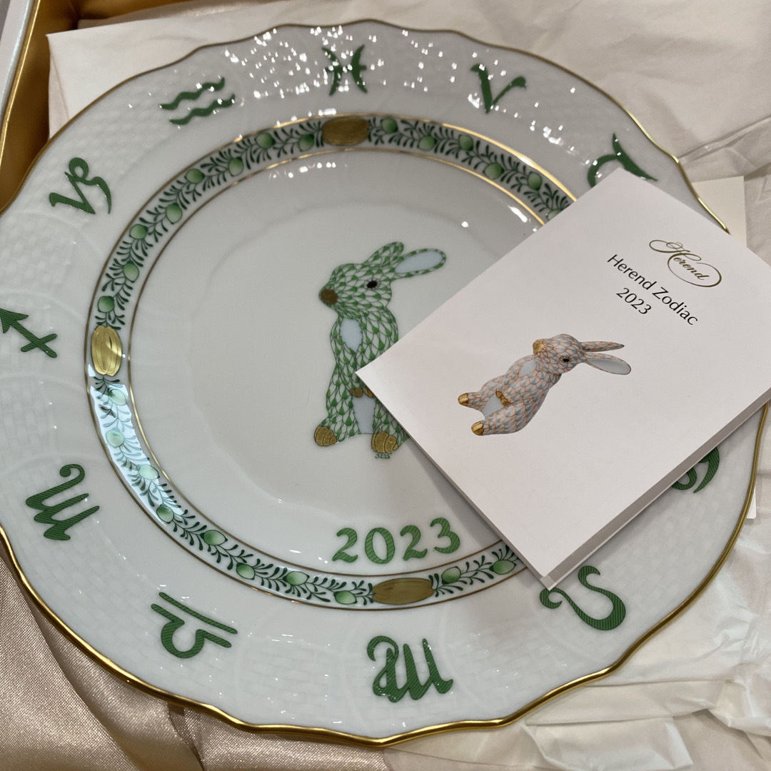ヘレンド　2023年　うさぎ年　記念皿　新品　皿立て付き　箱付き 2