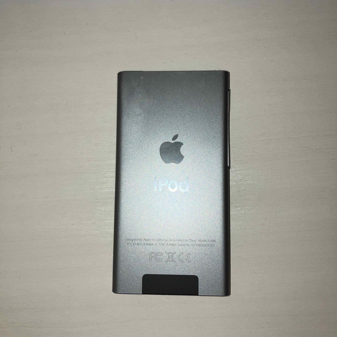 iPod(アイポッド)のiPod nano 第7世代本体　16GB 美品 スマホ/家電/カメラのオーディオ機器(ポータブルプレーヤー)の商品写真