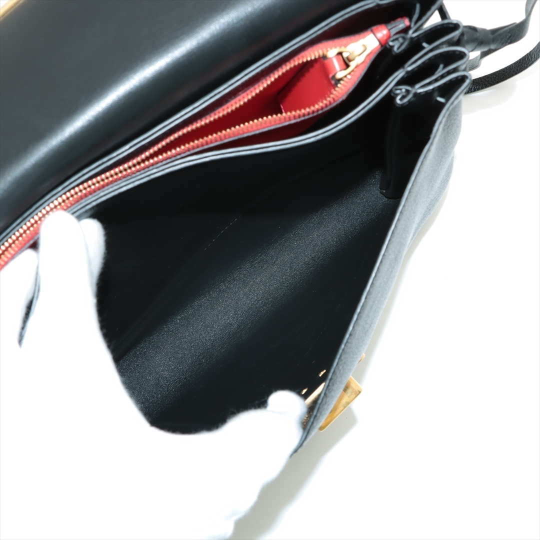 valentino garavani(ヴァレンティノガラヴァーニ)のヴァレンティノガラヴァーニ  レザー  ブラック レディース ショルダーバ レディースのバッグ(ショルダーバッグ)の商品写真