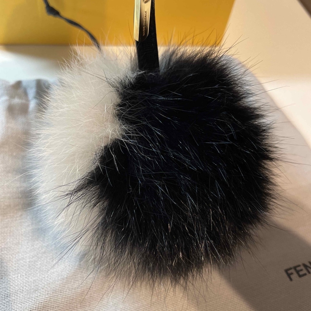 FENDI フェンディ ファー バイカラー ポンポンチャーム バッグチャーム 6