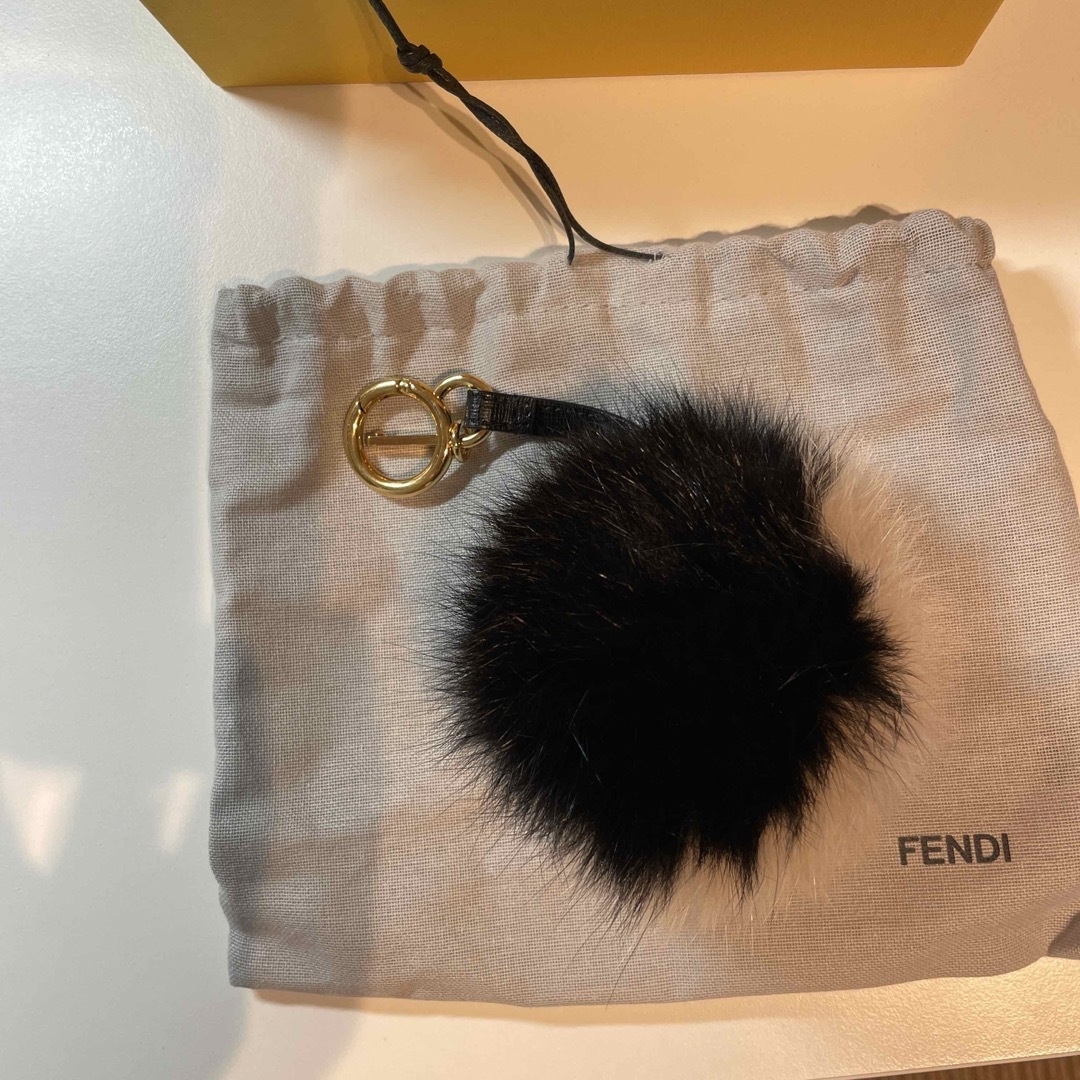 FENDI フェンディ ポンポン バッグチャーム ピンク×ブルー