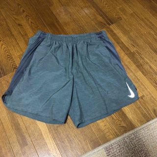 ナイキ(NIKE)のショートパンツ　NIKE Mサイズ　難あり(ショートパンツ)