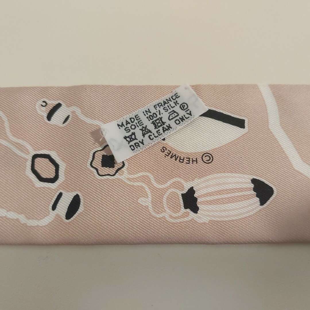 Hermes - エルメス ツイリー 香水瓶 イエロー/ベージュ シルクの通販
