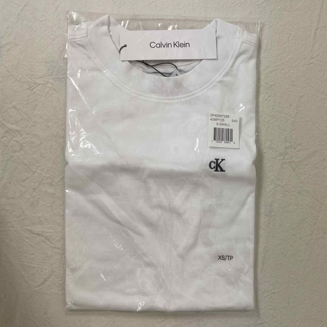 Calvin Klein(カルバンクライン)の新品　カルバンクライン　Tシャツ　BTS グク　レディース　XS レディースのトップス(Tシャツ(半袖/袖なし))の商品写真