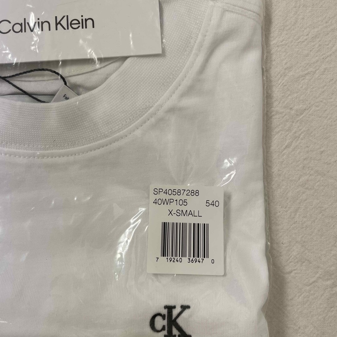 Calvin Klein(カルバンクライン)の新品　カルバンクライン　Tシャツ　BTS グク　レディース　XS レディースのトップス(Tシャツ(半袖/袖なし))の商品写真