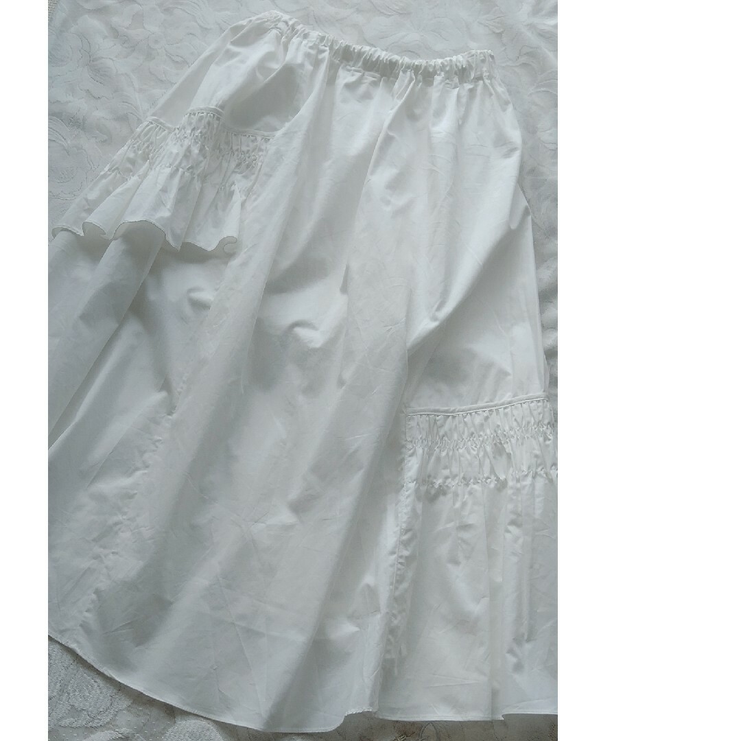★ホワイト　フレアスカート★ゴム レディースのスカート(ひざ丈スカート)の商品写真