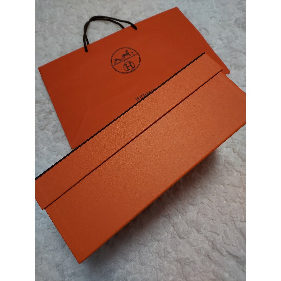 Hermes(エルメス)の早い者勝ち！エルメス  空箱 リボン付き　SG レディースのバッグ(ショップ袋)の商品写真