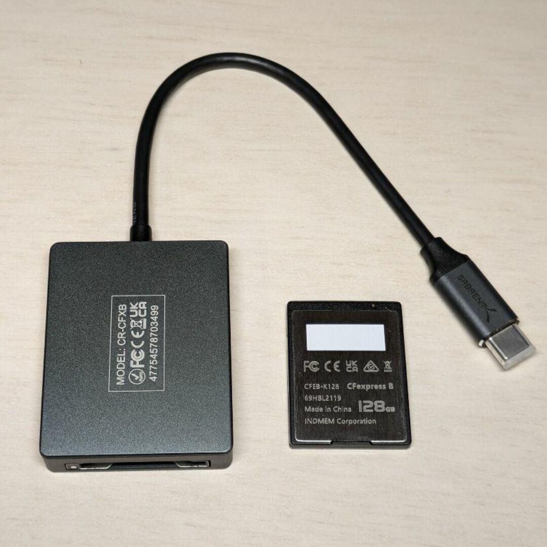 CFexpress Type B メモリーカード 128GB ＋リーダー付
