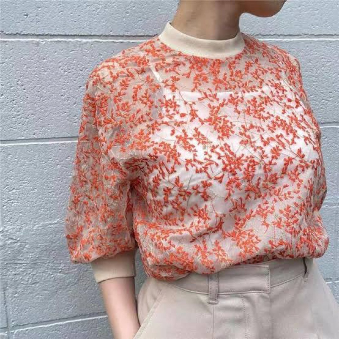 CLANE - CLANE FLORET EMBROIDERYフラワー刺繍コンパクトカットソーの