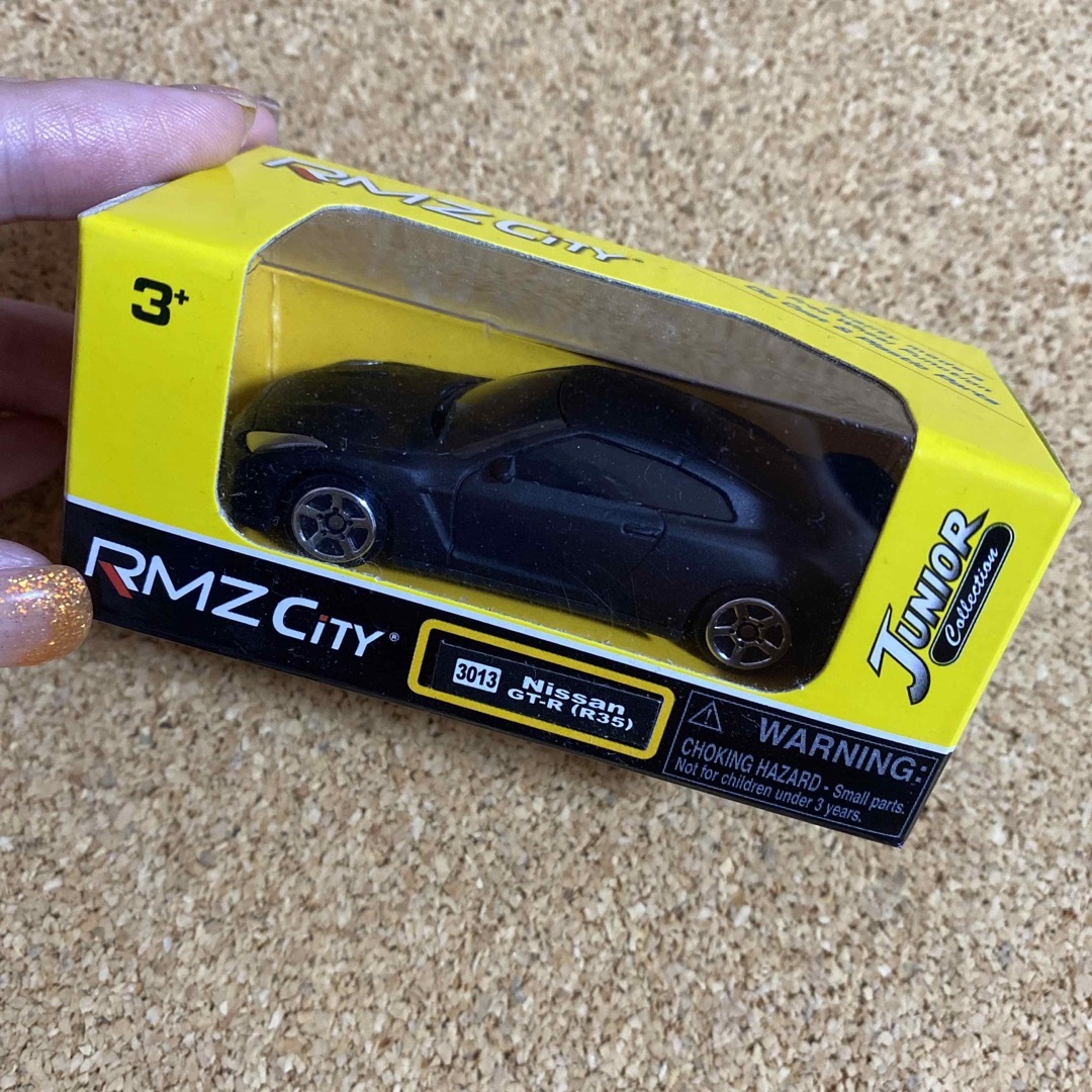 RMZ City◆3013NissanGT-R（R35）◆ブラック◆ミニカー エンタメ/ホビーのおもちゃ/ぬいぐるみ(ミニカー)の商品写真