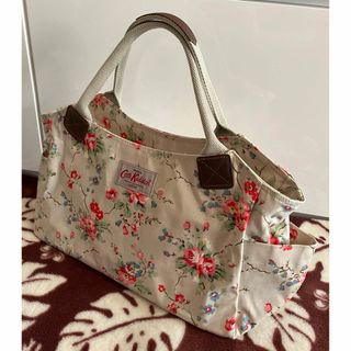 キャスキッドソン(Cath Kidston)のキャスキッドソン☆新品☆フラワー柄 コーティングキャンバス トートバッグ(トートバッグ)